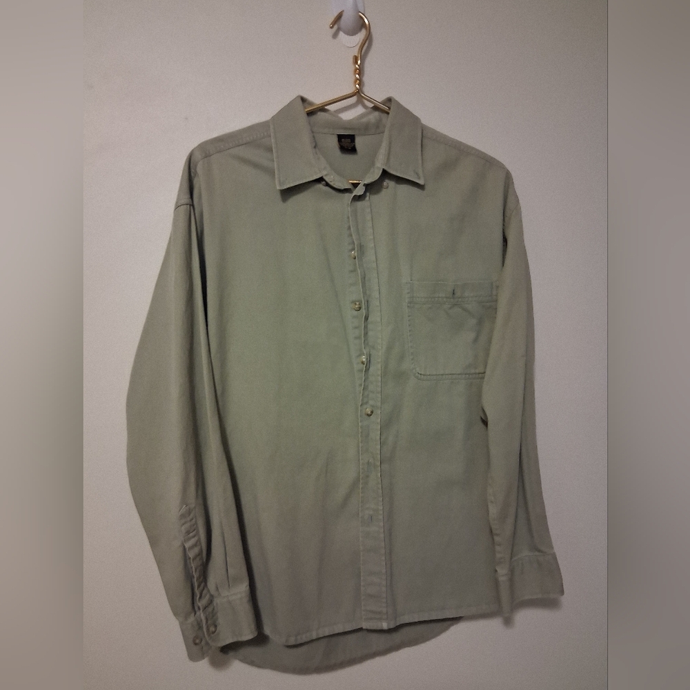Canon Camera Classic Button-Up Shirt in Sage Green MED